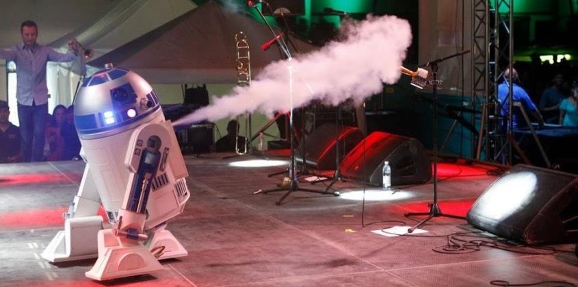 Pécsen készült Európa egyetlen hivatalos R2D2-ja! – A bájos droid a PASO új klipjében