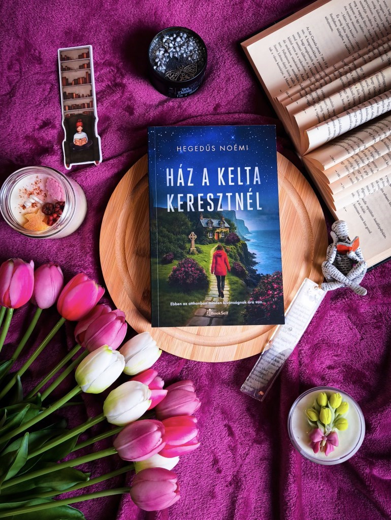 A Ház a kelta keresztnél egy misztikus történet a késői őszi Angliában, ahol a különös események közepette felsejlenek a múlt titkai és szerelem lobban egy nem várt pillanatban. Hátborzongató, baljós 