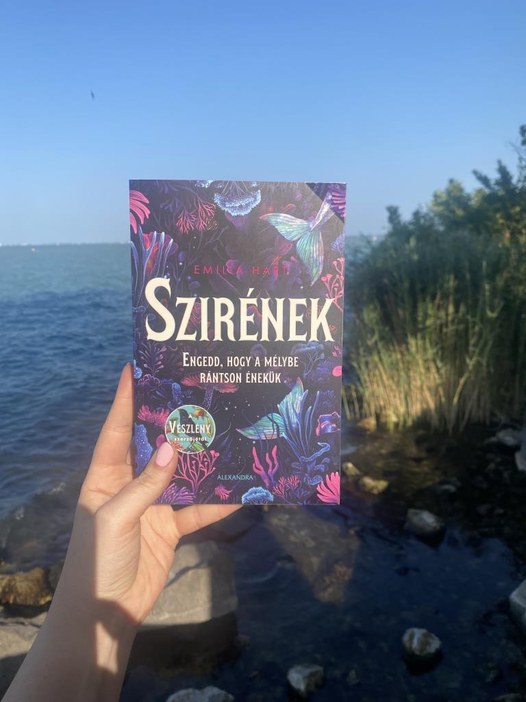 Van az a könyv, amit nem lehet egyszerűen besorolni. 