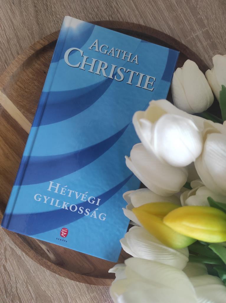 Ha szereted a brit krimik eleganciáját, Agatha Christie Hétvégi gyilkosság című könyvét imádni fogod! 