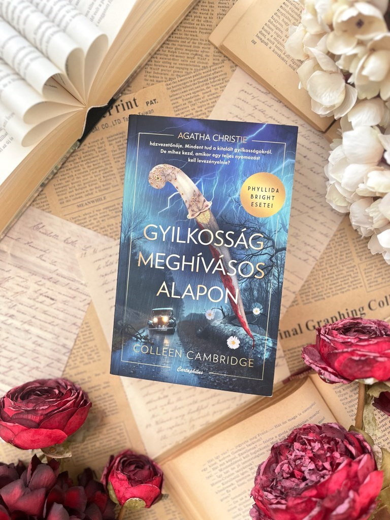 A Gyilkosság Meghívásos Alapon egy szórakoztató és könnyed krimi a Phyllida Bright sorozatból, amely Agatha Christie házvezetőnőjének, Phyllidának a nyomozásait követi. Bár ez a harmadik kötet, önálló