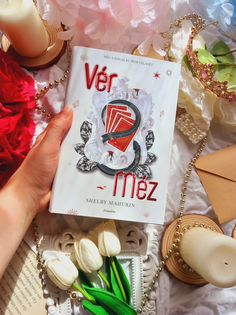 Ez a történet sötét és titokzatos hangulatot áraszt, ugyanakkor ott van benne az érzelem és a remény. 