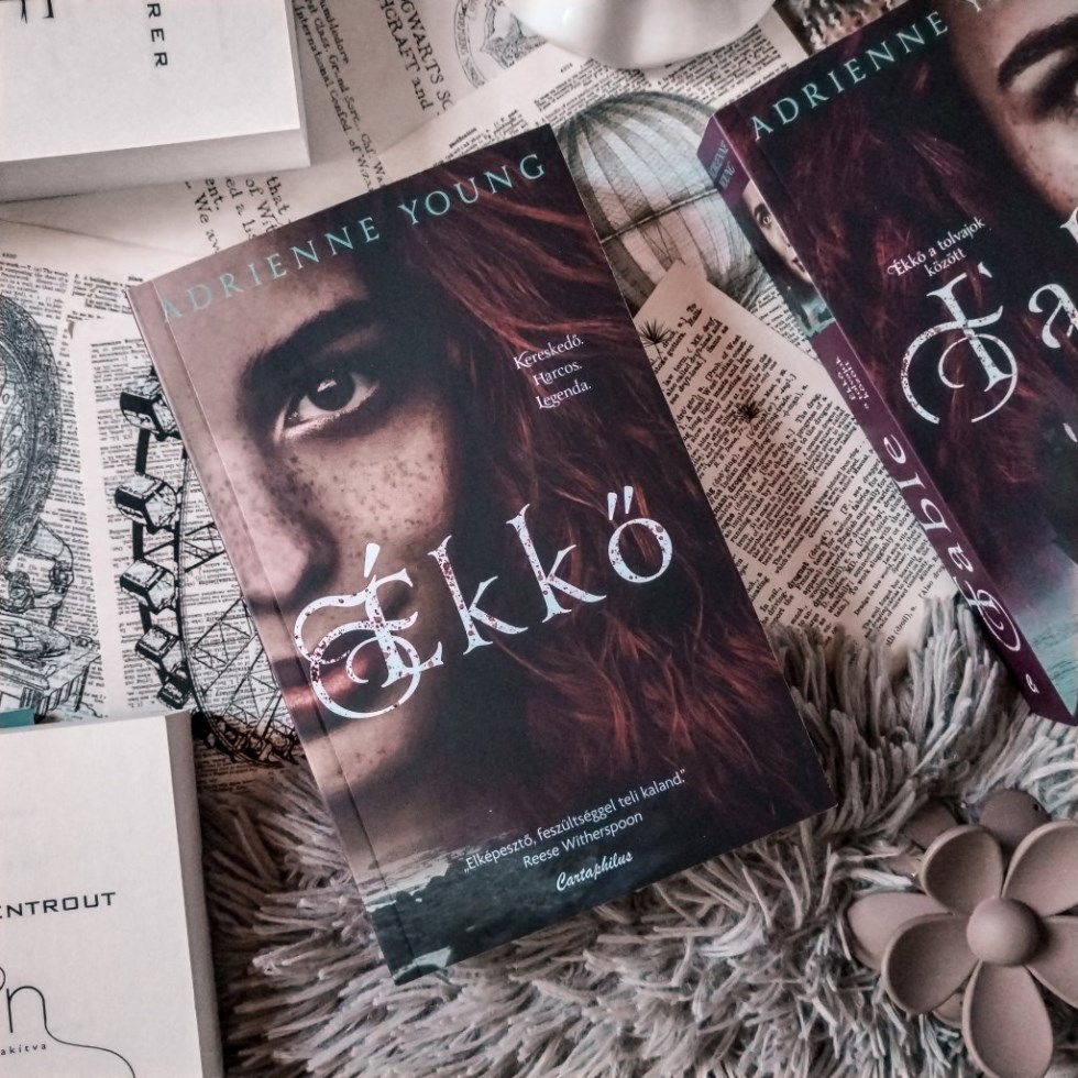 Az Ékkő Adrienne Young Fable duológiájának a második része, amely tele van izgalmakkal, kalandos helyzetekkel és veszélyekkel. 