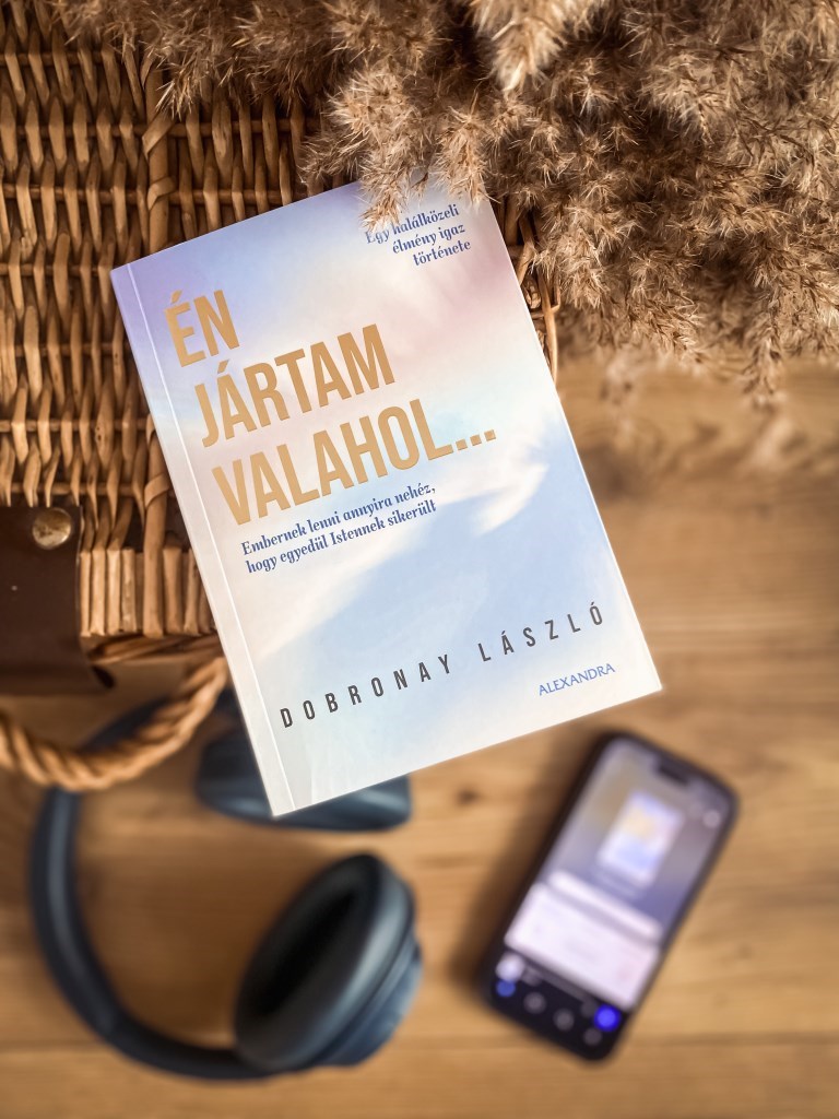 Amikor belekezdtem ebbe az aprócska és rövidnek tűnő könyvecskébe, azt gondoltam, hogy egy érdekes történetet fogok olvasni valakiről, aki megélte a halálközeli élményt. 
.
De mit kaptam valójában?
.