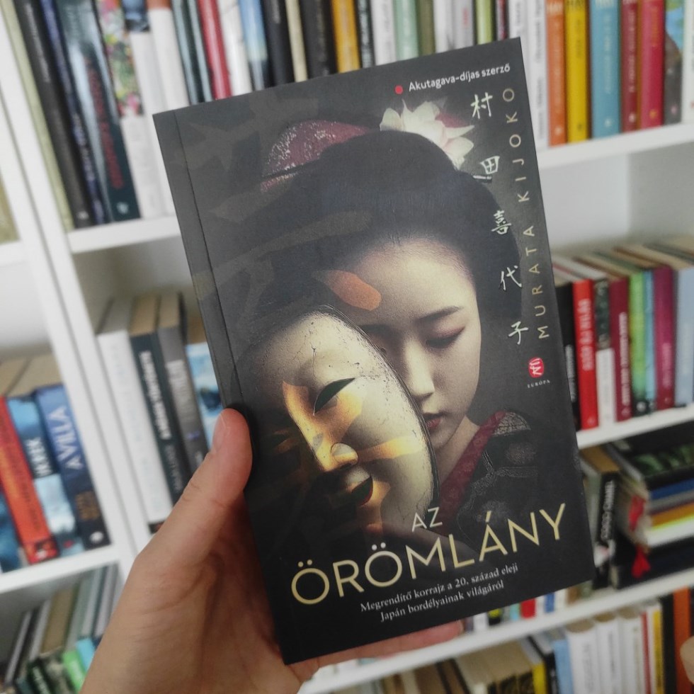 A mű egy különleges és sokszor zavarba ejtő olvasmány.
A könyv egy olyan nő történetét mutatja be, aki nem illeszkedik a társadalmi elvárásokhoz, és saját, nehezen értelmezhető logika mentén éli az él