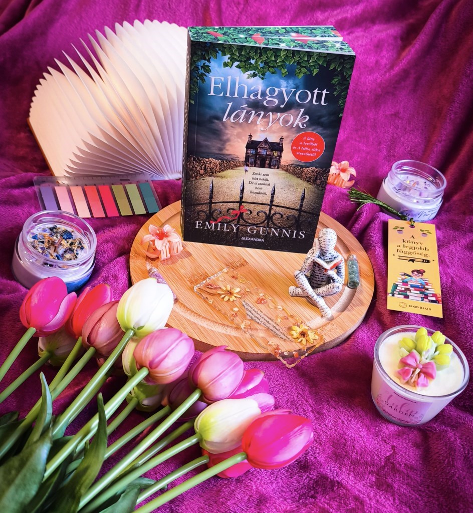 Egy angol kisváros mellett álló ház áll a történet középpontjában: a Morgate ház.